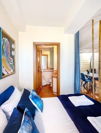 Panoramic Luxury Penthouse 6 People Apartment Milan